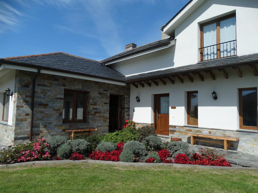 Apartamentos La Cruz De Paderne Навия Екстериор снимка